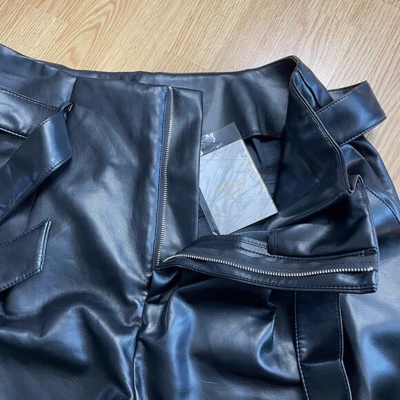 Black Leather Women Shorts - Picture 9 of 9